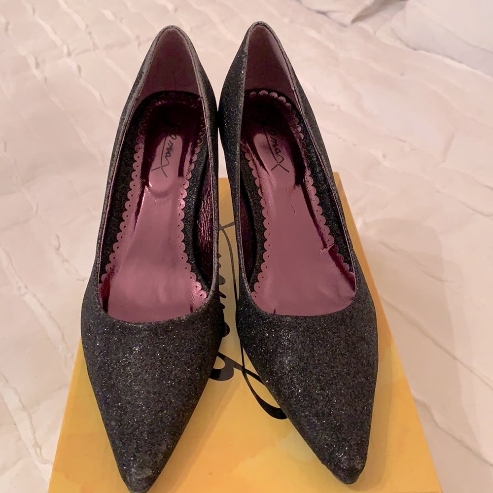 Black Glitter Point Heels
